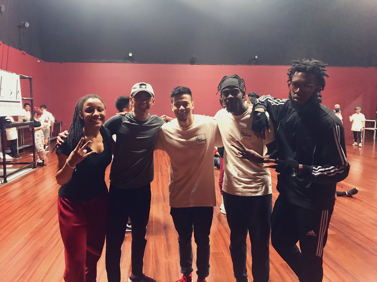 Benzel_'s tweet photo. #SeedSummit Day 2 Complete! https://t.co/bo4NGI9sYz