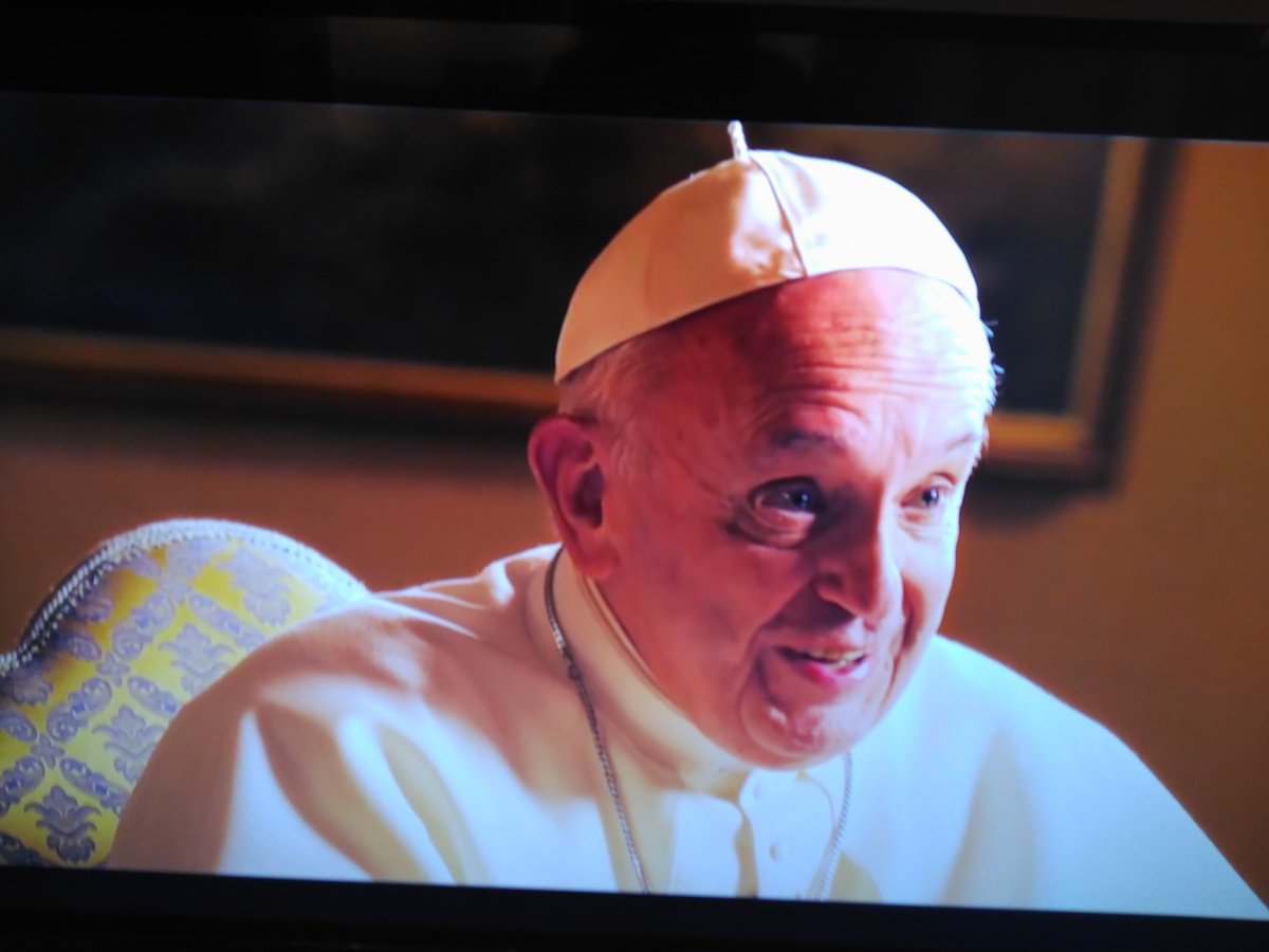 Quien levanta muros se convierte en prisionero d su propio muro. Lo contrario, son los puentes q son obra d Dios.