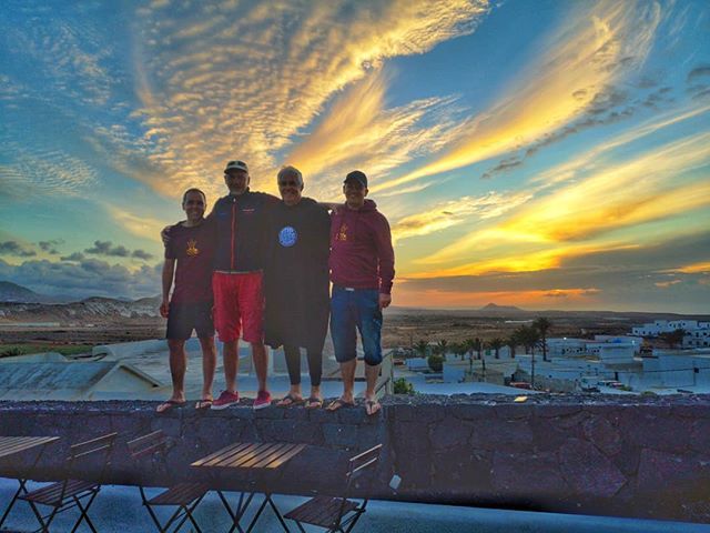 KayakBak's tweet photo. Sunset
.
.
. 
#ktc #kayaktribe #kayaktribecanarias #lanzarote #canaryislands #holiday #oceanlove #oceanlovesports #orixen #itours #watertech #watertechsurfmachines #watertechsurfmachinesitalia #kayaksurfnet #mariottifilms #aopaddles #aòpaddles #oasissurf… https://t.co/zfasUmeJMY https://t.co/kIQmIx9Lgy