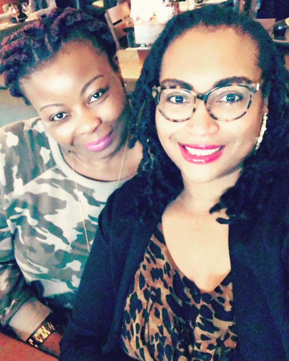 vickermcclain's tweet photo. Had a wonderful time with my Lit Chicks! Great food, great discussions, great fellowship. This monthโs book...The Wide Circumference of Love โค๏ธ #litchicks #bookclub #whencoworkersbecomefriends @DrMoLamar1 @YouCANlearn81 @miss9ja @sherriemccollu1 https://t.co/n3kF661mbQ