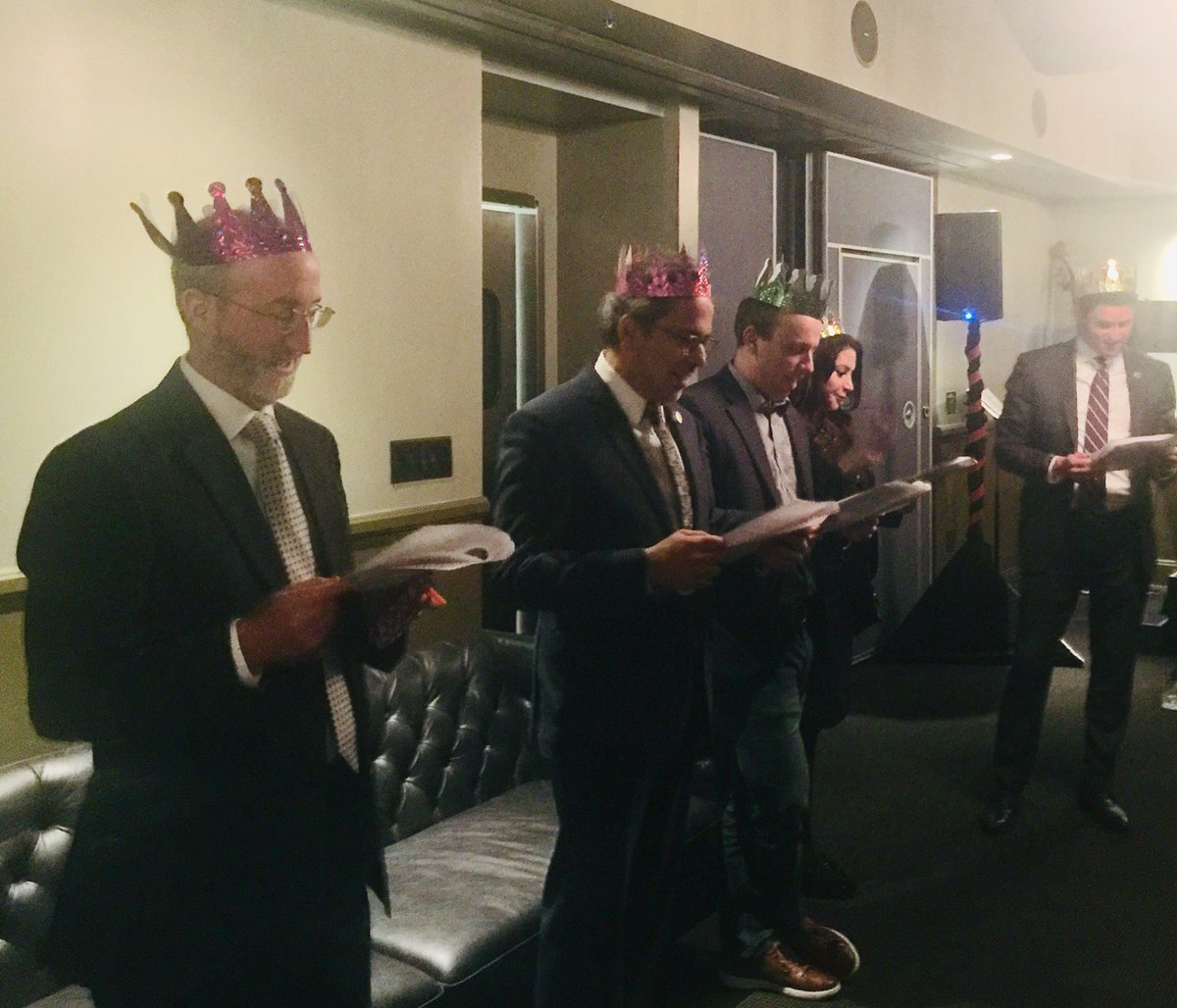 mbmoskowitz's tweet image. @CAJewishCaucus knows how 2 throw it down 4 #Purim w/ kleizmer, hamentashin, shpiel...Esther...#YouGoGirl #CaliforniaValues