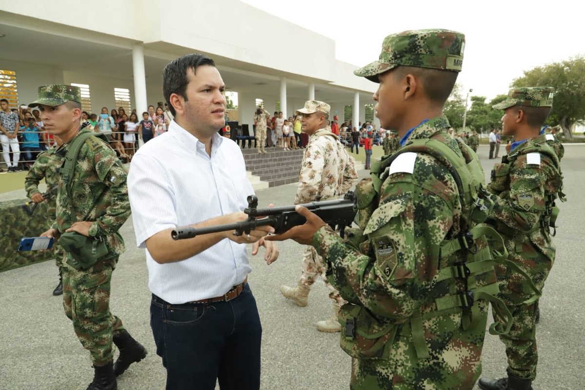 Alcalde (e) <a href="/adolfotornes/">Adolfo Torne</a> presidió ceremonia entrega de armas en <a href="/Ejercito_Div1/">Primera División del Ejército Nacional</a> a contingente de 113 soldados pertenecientes al Batallón Cordova