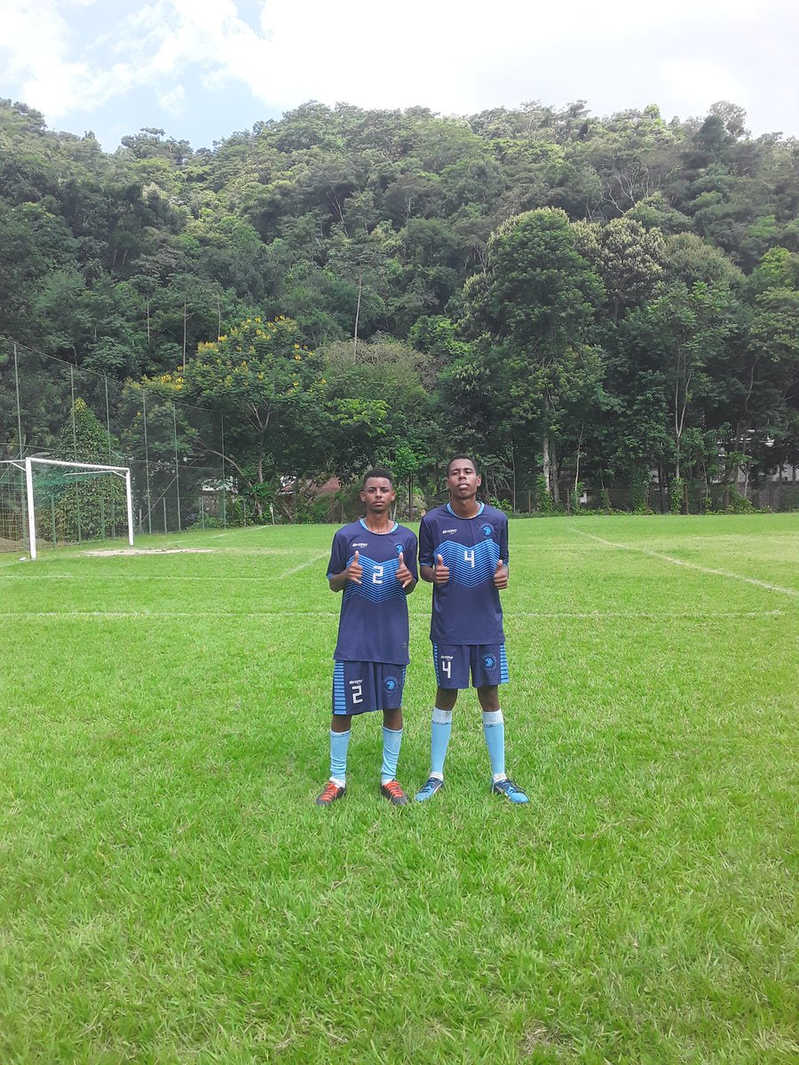 Emerson__152's tweet photo. Amizade dentro e Fora de Campo 💙⚽️🦅
#irmão #que #oFutebol #deu #A.AGUIAZUL
#GANHAMOS5X3⚽️💙🙏👏#essaduplaaininguempara⚽️💙🦅 https://t.co/qguIfAh6rw