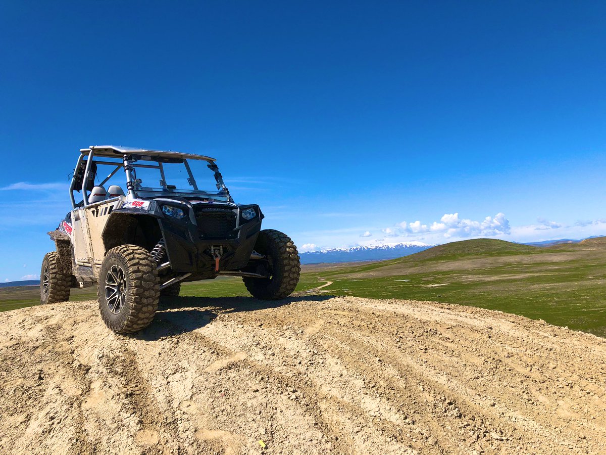 FriendColton's tweet photo. Took this pic on top of the nipple today https://t.co/AQvjAkPk94