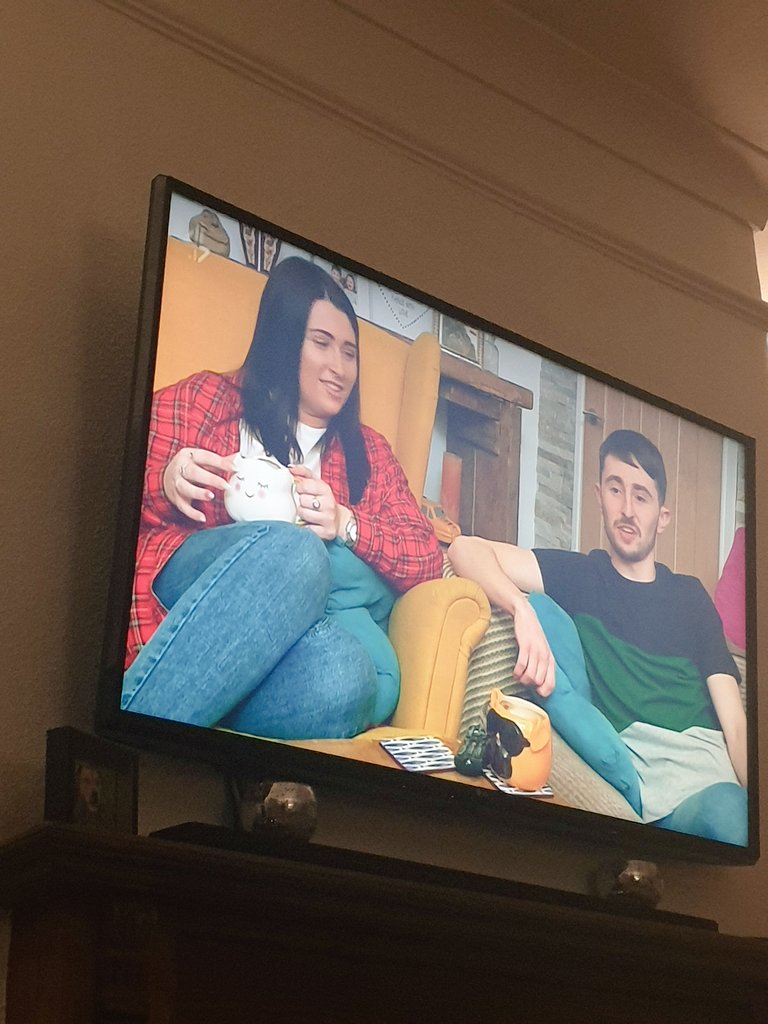 _jamesfearnley's tweet photo. Hearing that these two on #Gogglebox are brother and sister has been the plot twist of the day. https://t.co/2vleARc14T