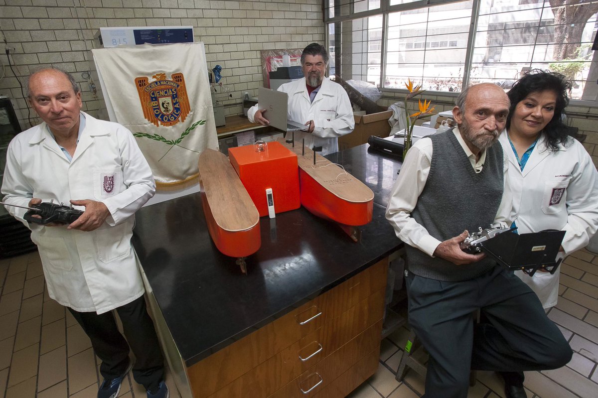 IPN_MX's tweet photo. Diseñan en la @IPNENCB Hidro-Dron para estudiar cuerpos de agua de alta toxicidad. #ProyectoIPN
#OrgullosamentePolitécnicos
👉 https://t.co/U0LgbbHbo5 https://t.co/KiBOgFC7vq