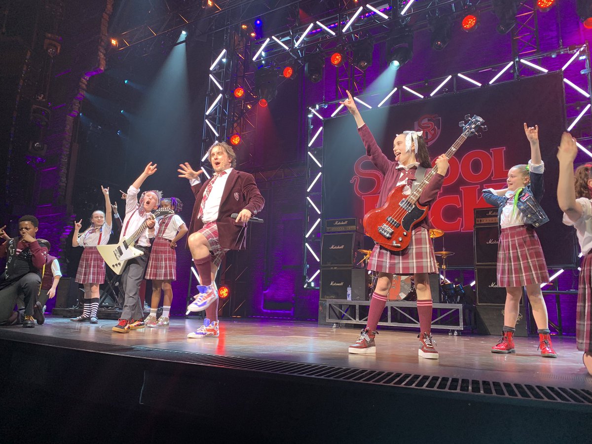 miasdad08's tweet photo. Amazing afternoon with @Hannah_cares watching some incredibly talented young people (and some slightly older too!) in @SchoolOfRockUK. So nice to be given the opportunity to take pics at the end 🤘🏻🤘🏻#schoolofrock #stickittotheman https://t.co/Jwon4g3wmN