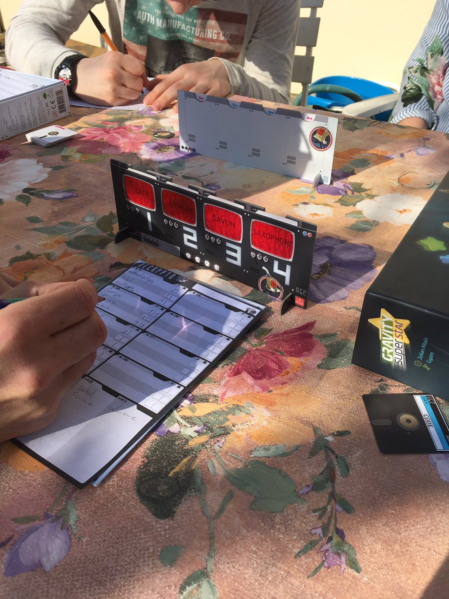 CatPionDe3's tweet photo. Bilan #j2s du week-end :
- #LesCharlatansDeBelcastel 🤩🤩🤩
- #OhMonChateau 🤩🤩🤩
- #GravitySuperstar 🤩🤩🤩
- #Decrypto 🤩🤩🤩
- #DiceStars 🤩🤩🤩 https://t.co/1r0c1CWx3k