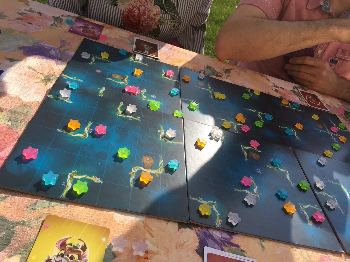 CatPionDe3's tweet photo. Bilan #j2s du week-end :
- #LesCharlatansDeBelcastel 🤩🤩🤩
- #OhMonChateau 🤩🤩🤩
- #GravitySuperstar 🤩🤩🤩
- #Decrypto 🤩🤩🤩
- #DiceStars 🤩🤩🤩 https://t.co/1r0c1CWx3k