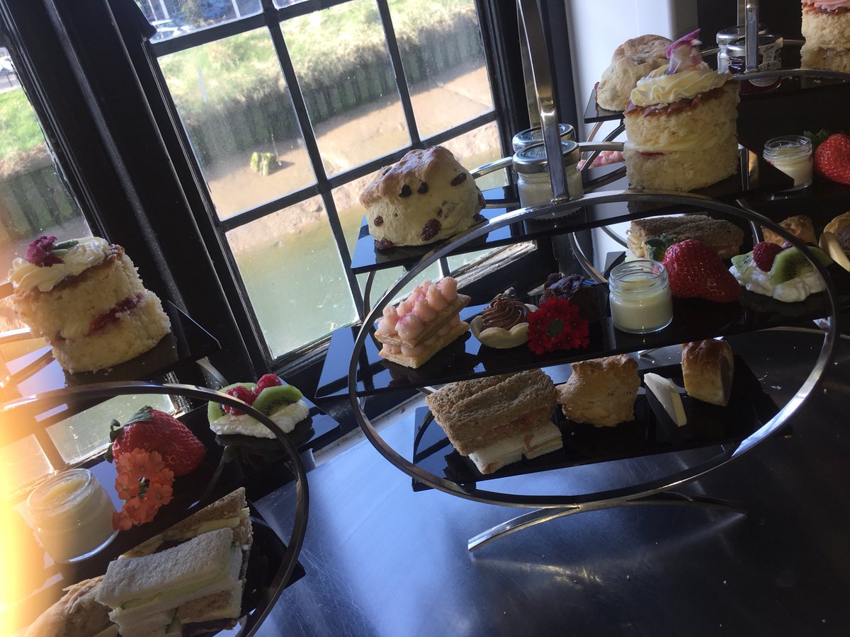 Mother’s Day afternoon teas today. Fully booked &amp; everybody’s happy