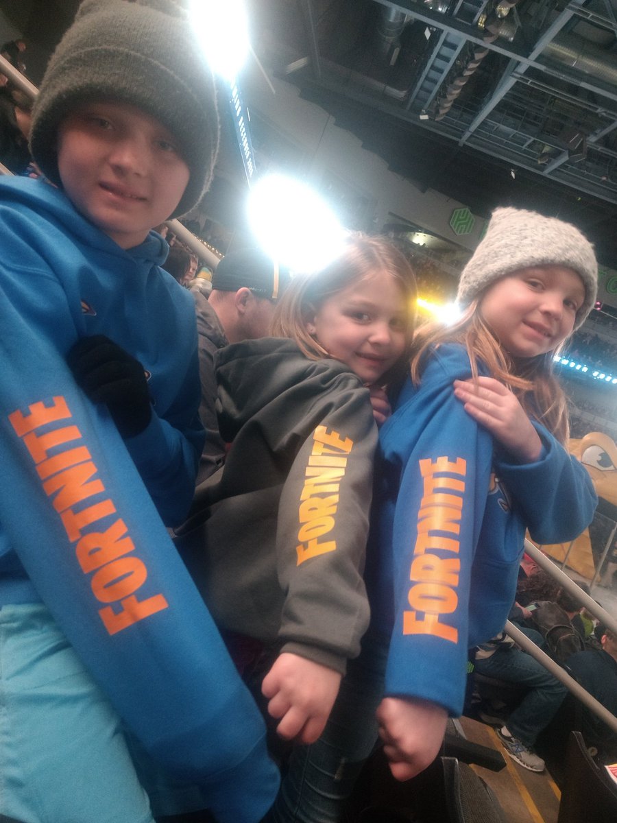 tttmommy's tweet photo. #WalleyeGameDay https://t.co/zxBZrz9zQp