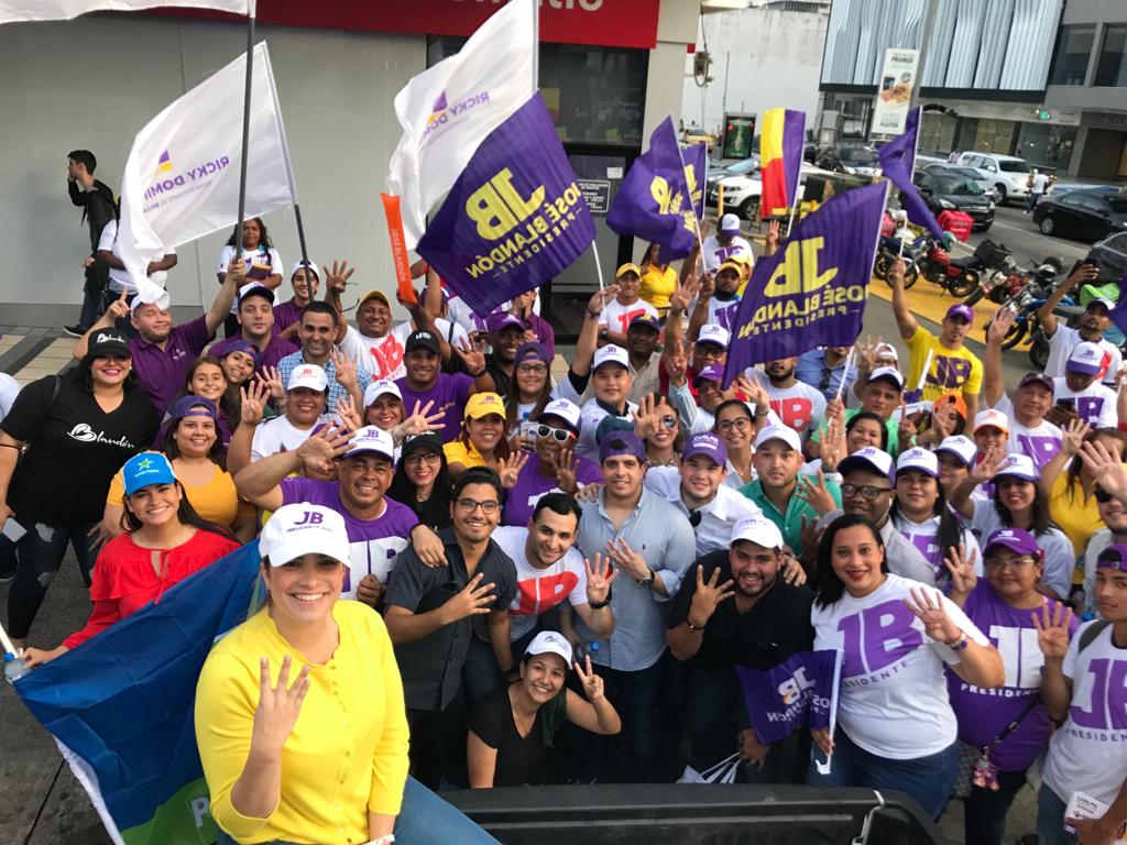 BlandonJose's tweet photo. En todo el país, miles de activistas de @panamenistas @PP_Panama e independientes caminan en apoyo a nuestras propuestas y trayectoria. Este país necesita cambios y estos sólo son posibles con líderes que conjuguen experiencia, capacidad y voluntad #CambioProfundo https://t.co/hMkoyEB6RI