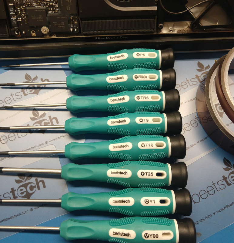 Beetstech's tweet photo. Made from space-age polymers and military technology, Beetstech drivers feature a rotating cap and Kung Fu Grip for ultimate comfort and precision. Be like the pros and screw all day without breaking a sweat! 🤖💦🔩 #macbook #macbookpro #imac #macmini #righttorepair https://t.co/SORyrHwzpy