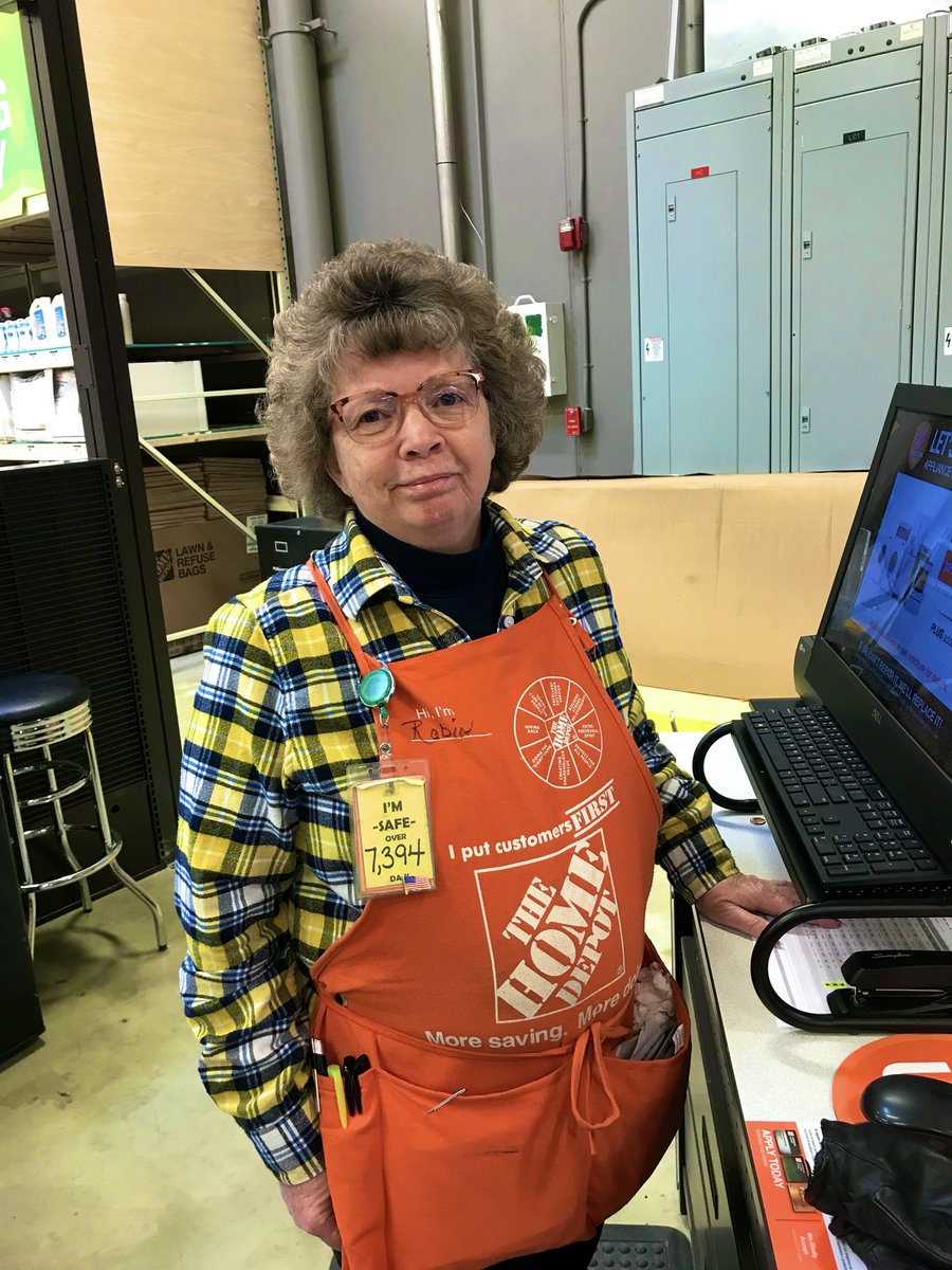 TuffShedMel's tweet photo. #sundayshoutout @4180 #congratulations 👏 to ROBIN 2️⃣0️⃣ year🍊#apron & excited for the next 20! Such a pleasure spending my day here getting brand new #TUFFSHED #lineup #readyforsping #ServiceDesk @tuffshed #certified @HDNeal4180 @Specialtyasm4 @stephanie101312 @WhitefleetChris https://t.co/VEfEnwcs8Y