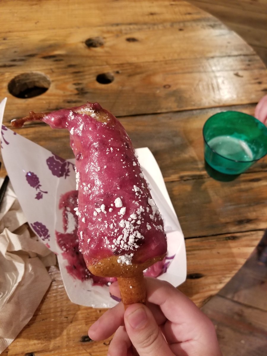 rockceratops's tweet image. Theres a few items not on the tasting card that are super good. The #FunStick is probably my favorite, along with Boysenberry #DoleWhip Float.