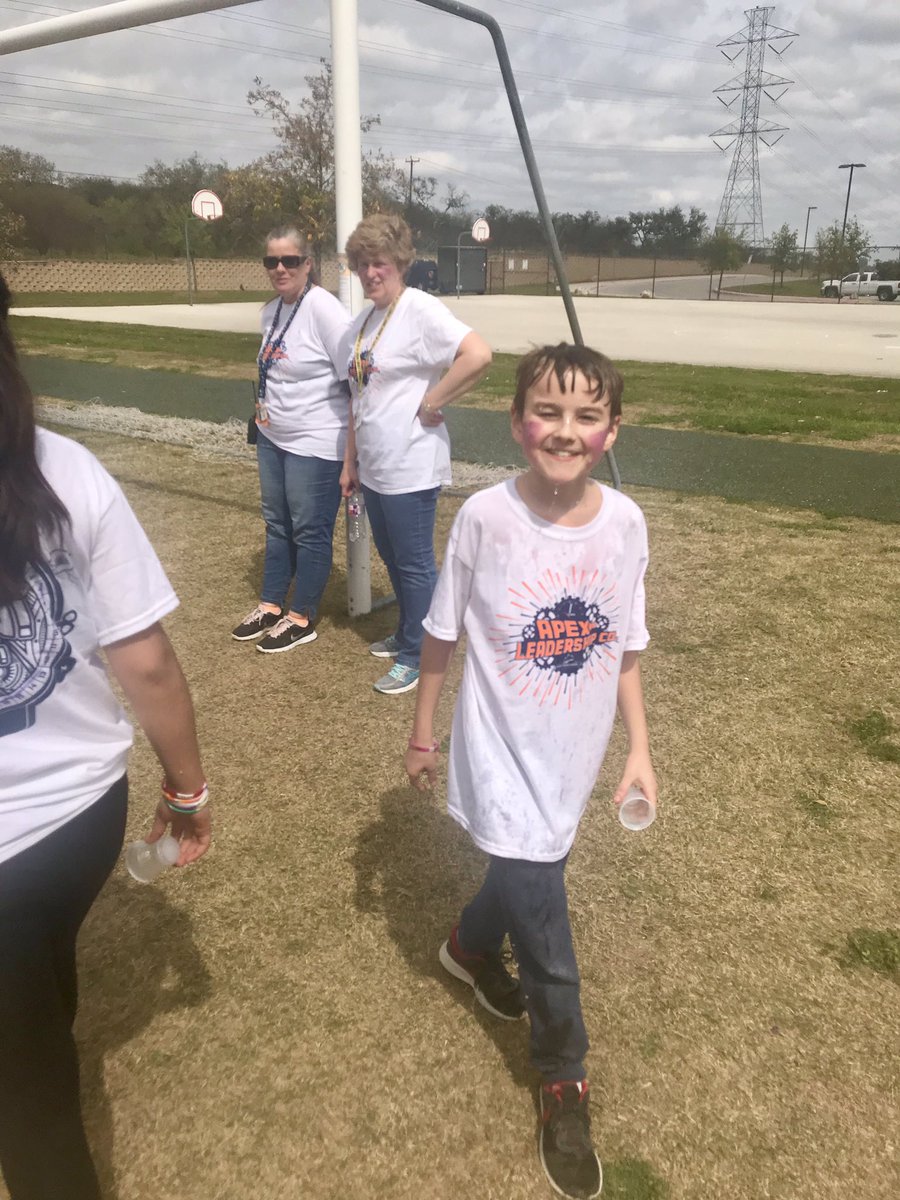 MsBurkett5th's tweet photo. A little late but a great time was had by all at our APEX obstacle fundraiser! #LL5th https://t.co/RZgqQGJ7Ci