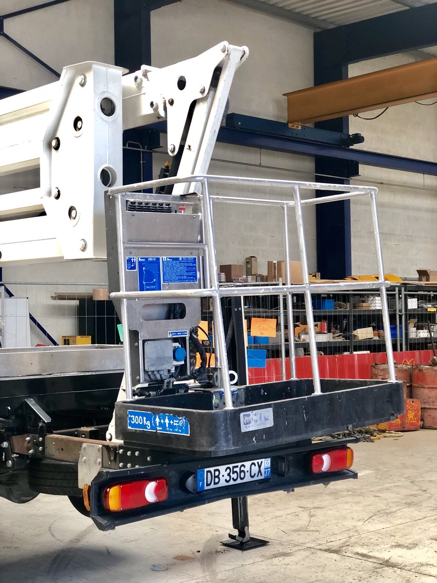 nacelle44's tweet photo. Maintenance réparation chez Nacelle44 https://t.co/0bqQTEwr3t
