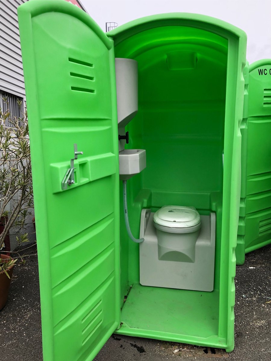 nacelle44's tweet photo. Cabine toilettes location chez nacelle pour vos chantiers https://t.co/QPUoKTx3m3