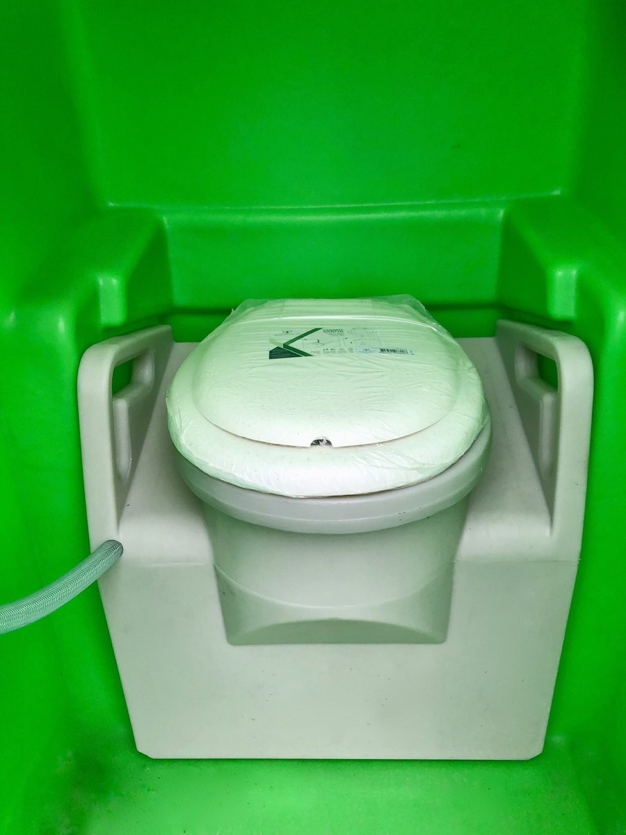 nacelle44's tweet photo. Cabine toilettes location chez nacelle pour vos chantiers https://t.co/QPUoKTx3m3