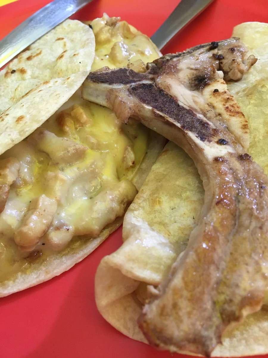 MomentiCulinari's tweet photo. #DíaDelTaco
De todos sabores y colores, chiquitos, grandotes, con tortilla de maíz o harina ... quizá de las pocas cosas que en todo el país podemos encontrar

Felicidades! 🎉🎊🎈🎉
#vivamexico #tacos #tacosalpastor #tacosdecarnitas #tacoschingones #TacosRulesTheWorld https://t.co/yM37eZk2uO
