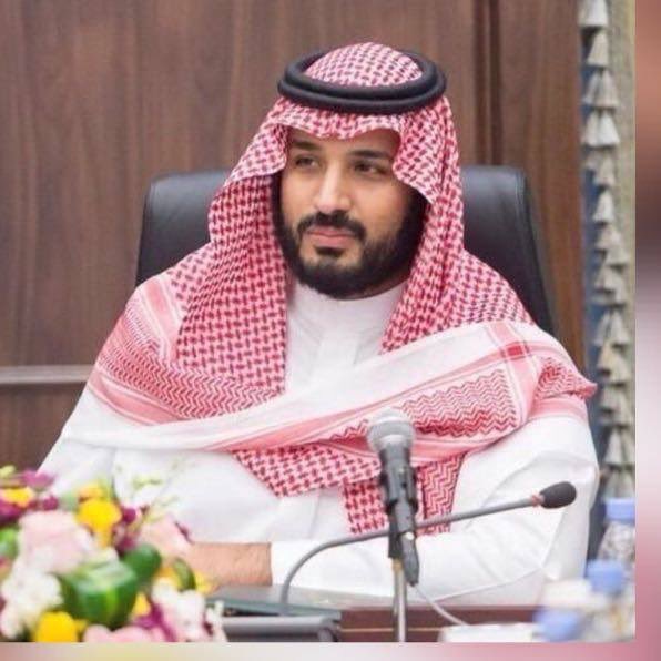 يقول ولي العهد حفظه الله لقائد الطائرة سعودية الصنع :
"بسم الله وعلى بركة الله حلّق فوق أغلى أرض"
.
وأقول :
بسم الله وعلى بركة الله : 
صدورنا هي الوطن  وحلق يامحمد ❤️🇸🇦
#محمد_سلمان