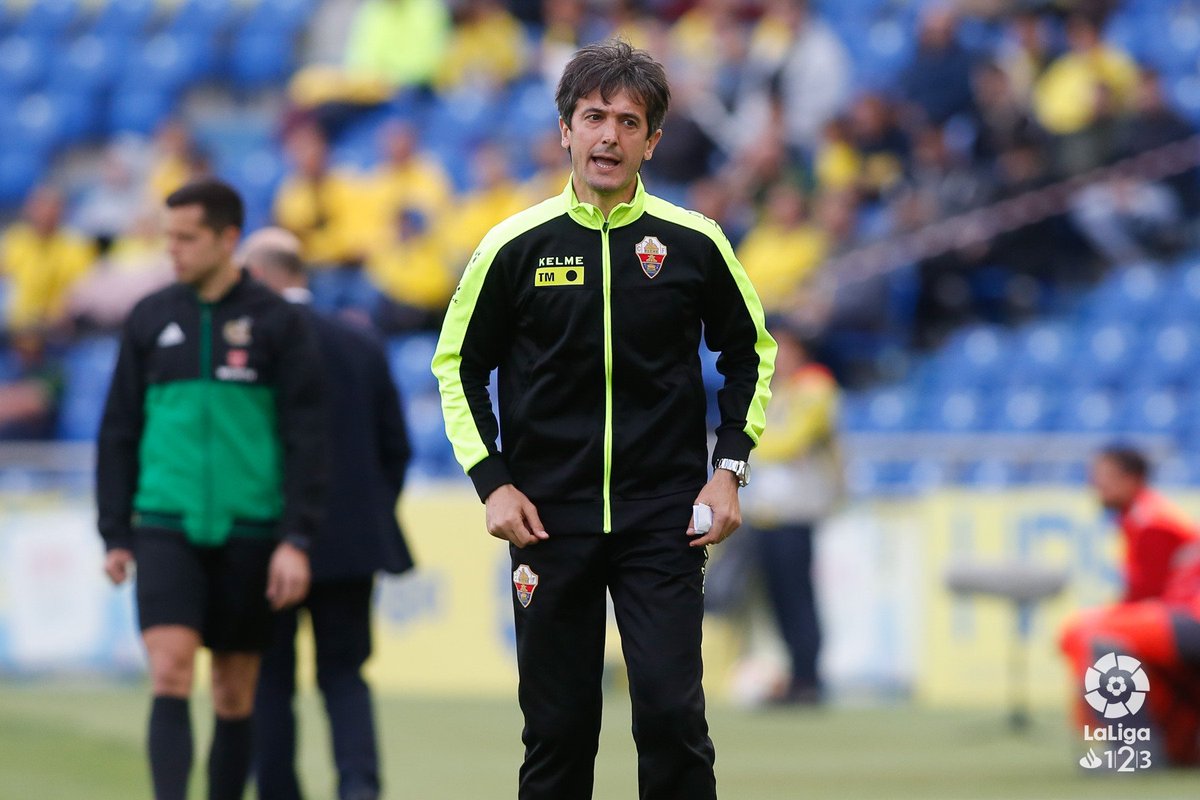 Pacheta en el banquillo del Elche CF (Foto: LaLiga).