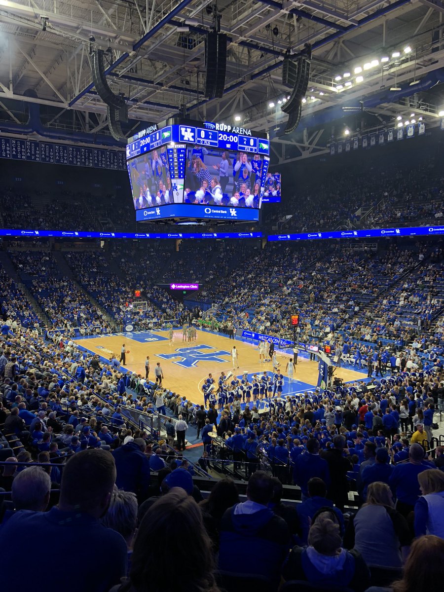 DerbyEventGuy's tweet photo. So I held it in as long as I could. @raf_tyler PLEASE come back next year to @UKAthletics. The fate of our #BBN nation depends on it! @KySportsRadio #NoGoPro #SophomoresRule #GoBigBlue #WeAreUK https://t.co/3hgEddhxOW