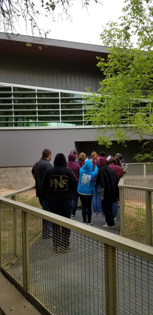 Ms_Cropper's tweet photo. Waco Mammoth Monument on the way home from state science fair! #rennerstrong #pisdsciencefair @RMS_Mustangs https://t.co/WD2R2zqQeA