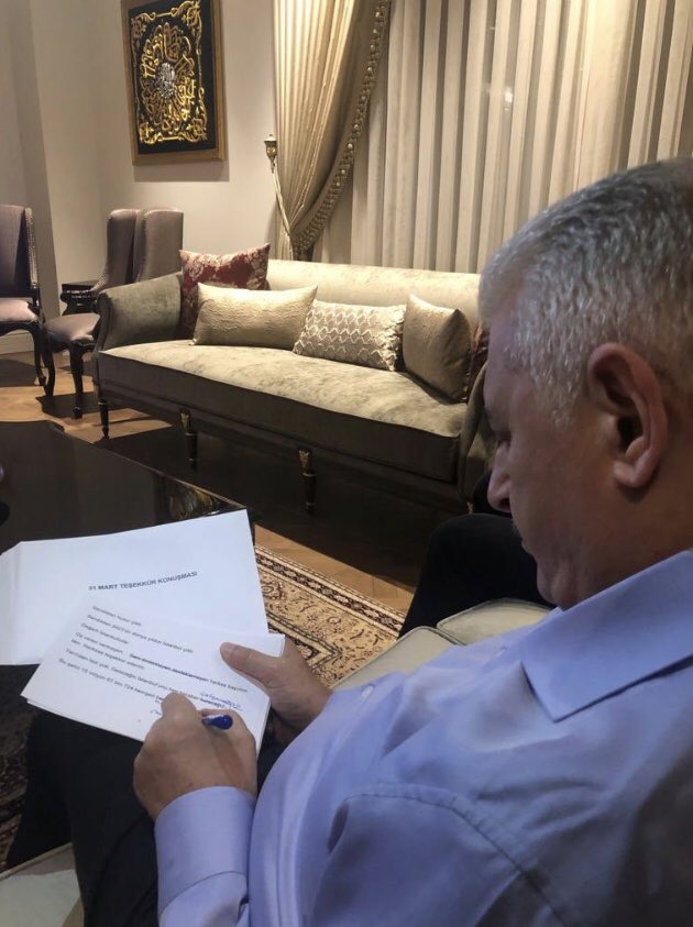 candundaradasi's tweet photo. “Sayın Reisim,
‘Başbakanlığı kapat’ dedin, kapattım.
‘Meclis Başkanlığını bırak’ dedin, bıraktım.
Şimdi  ‘Belediye Başkanlığını kazandım’ diyorum; peşimden çıkıp ‘Kazanamadı’ diyorsun.
Daha da girmem hiçbi işe..
Mektubumu alınca ara lütfen.
‘Kazandın’ de.
Hürmetle.”
@BA_Yildirim https://t.co/nGSpSO81cV
