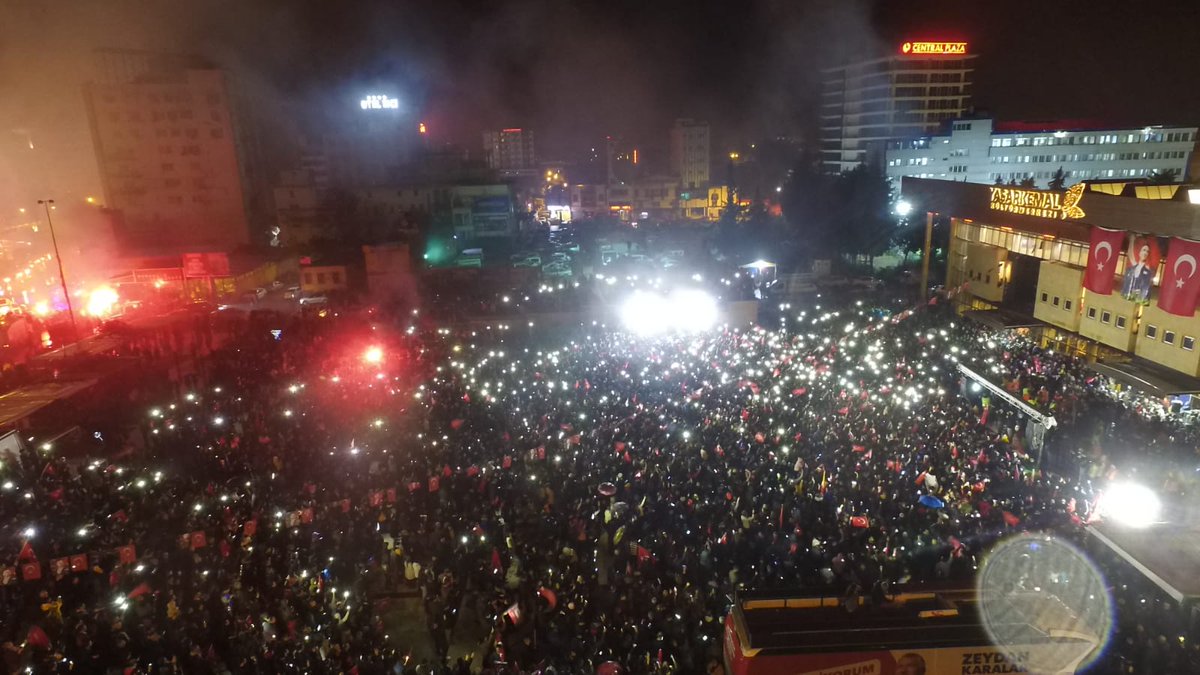Bu mutlu güne ulaşmamızda emeği geçen, coşkuyla sokaklara dökülen, mutluluğumuzu yüreğinde hisseden tüm kardeşlerime teşekkür ediyorum. Hep birlikte başardık; hep birlikte güzel günler göreceğiz.
#AdanadaZeydan