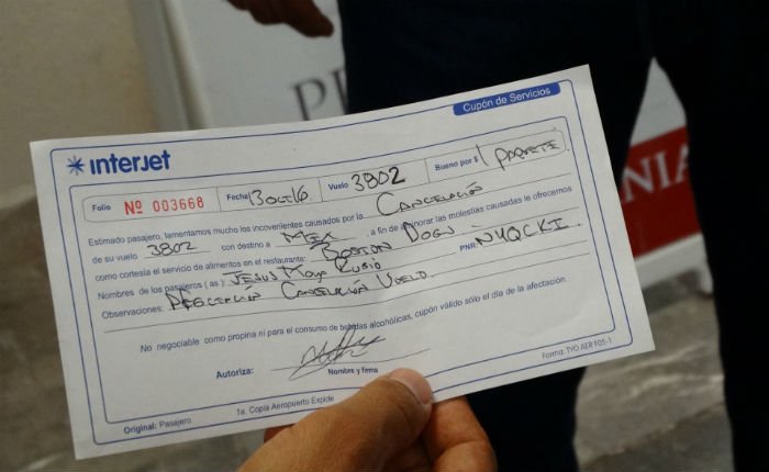 ContrapesoC's tweet photo. #País | Más de 5 mil pasajeros afectados por cancelación de vuelos de #Interject.
https://t.co/s4dCDCXboY https://t.co/pmlH0HkHGQ