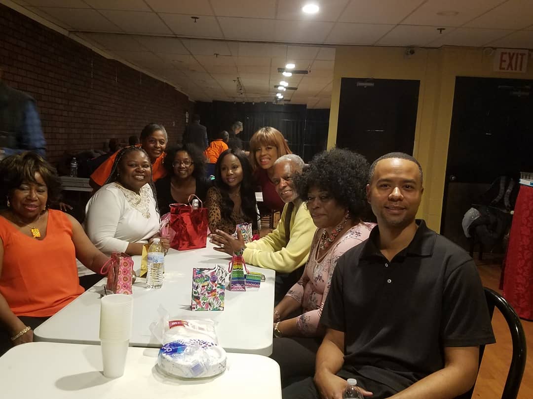 Here is the cast of the stageplay, 'The older I Get' after our performance at The Black Spectrum Theatre! We had a blast! @OnBlackSpectrum #actors #actorslife #lightscameraaction #stageplay #blackspectrumtheatre #director