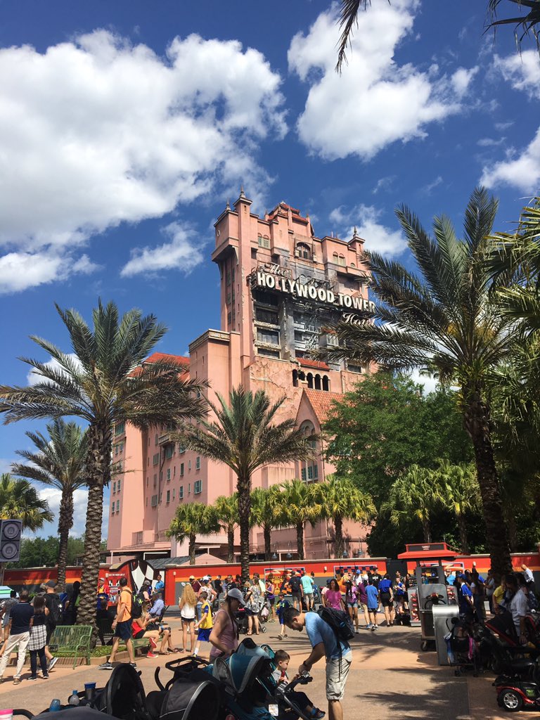 DisHappyLife's tweet photo. The new Cars show @ #HollywoodStudios exceeded my expectations, but I also appreciated a new view of #HTH from #SunsetShowcase https://t.co/1iF9dS5ky7