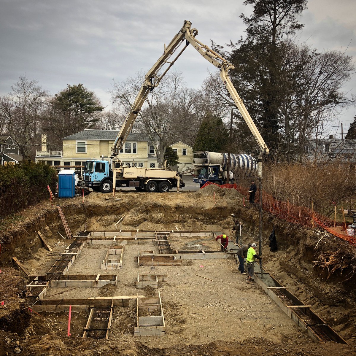 DaveRizzolo's tweet photo. Footing was formed and concrete placed last week! Making progress!

#construction #architectshousethemselves #foundation #progress 
#houselessordinary https://t.co/l3iXTe5zJ7
