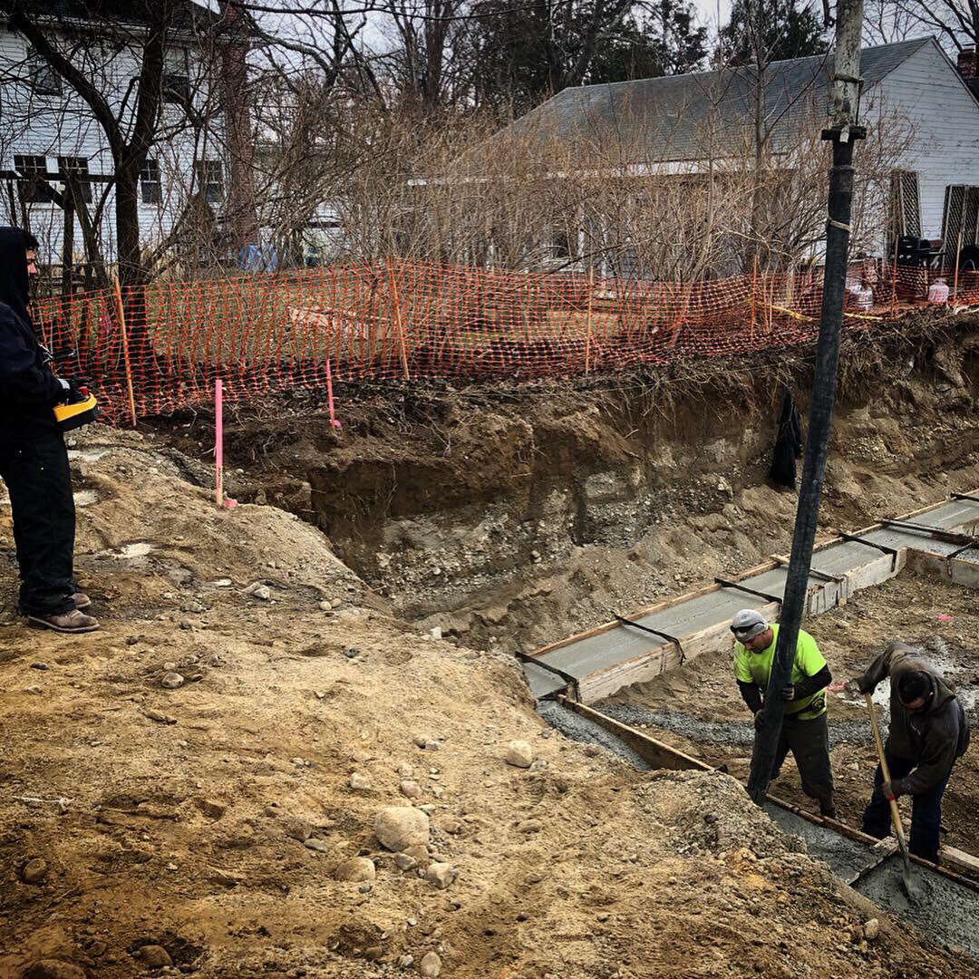 DaveRizzolo's tweet photo. Footing was formed and concrete placed last week! Making progress!

#construction #architectshousethemselves #foundation #progress 
#houselessordinary https://t.co/l3iXTe5zJ7