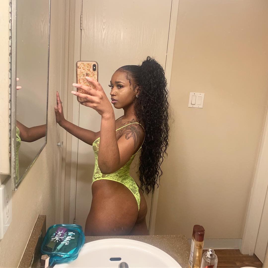 heykala_'s tweet photo. Here’s some pics to let y’all know my body still straight, still single, still fine in the face, still without children 😭😛 https://t.co/Ws4cwmgA0c