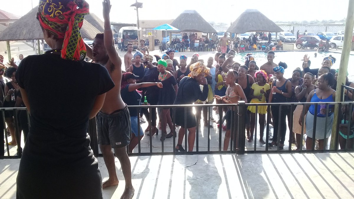 MBEMI_ENT's tweet photo. #Doek and #shades movement with #Djsmane @vus_shaun lodge https://t.co/E2f3rzlaMh