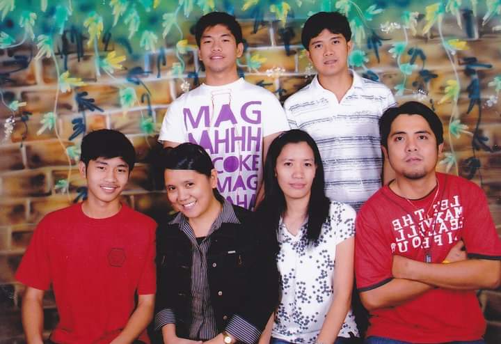 jackypalacio's tweet photo. #MyThrowbackPic...with my brothers and with my Tita...
#MyFamily! Insert Christian and John Chris...😉
-mornen tweeple! And mornen Kare! @msKarinaB💜💜💜
#KarinaBautista https://t.co/N9cvY1l9Fy