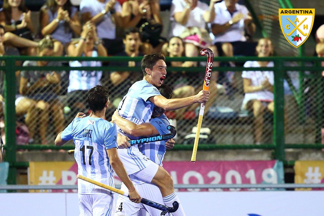 ArgFieldHockey's tweet photo. ¡Grito del alma! ¡Victoria para #LosLeones 🦁🇦🇷 en Rosario! https://t.co/ALKVO09WbM