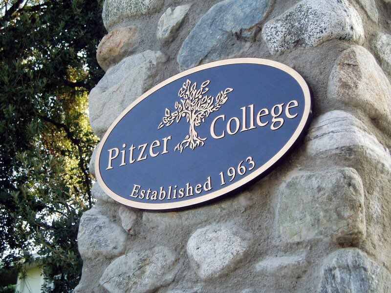 ethangretz5's tweet photo. Really excited to announce my commitment to Pomona-Pitzer, continuing my athletic and academic career at one of the best schools in the country! I’d like to thank God, my family, friends and teammates for your support. Excited to be a Sagehen🔸🌴🔹@HensFootball   #JE10 #CC4L https://t.co/UgoovKZ8Ws