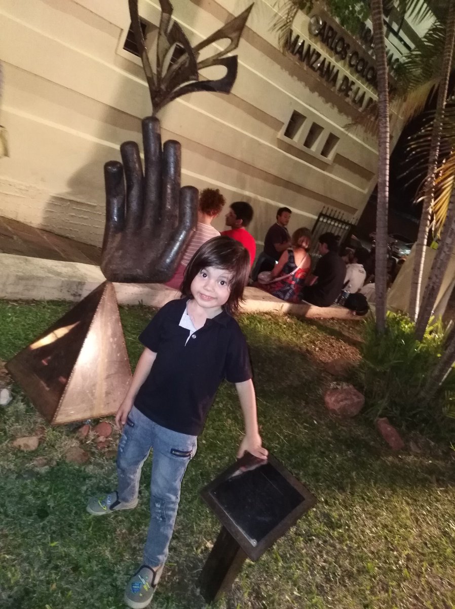 lore_sartorio's tweet photo. Domingo con los niños al teatro.. #semanadelteatro #cepate https://t.co/TohRaPEQxN