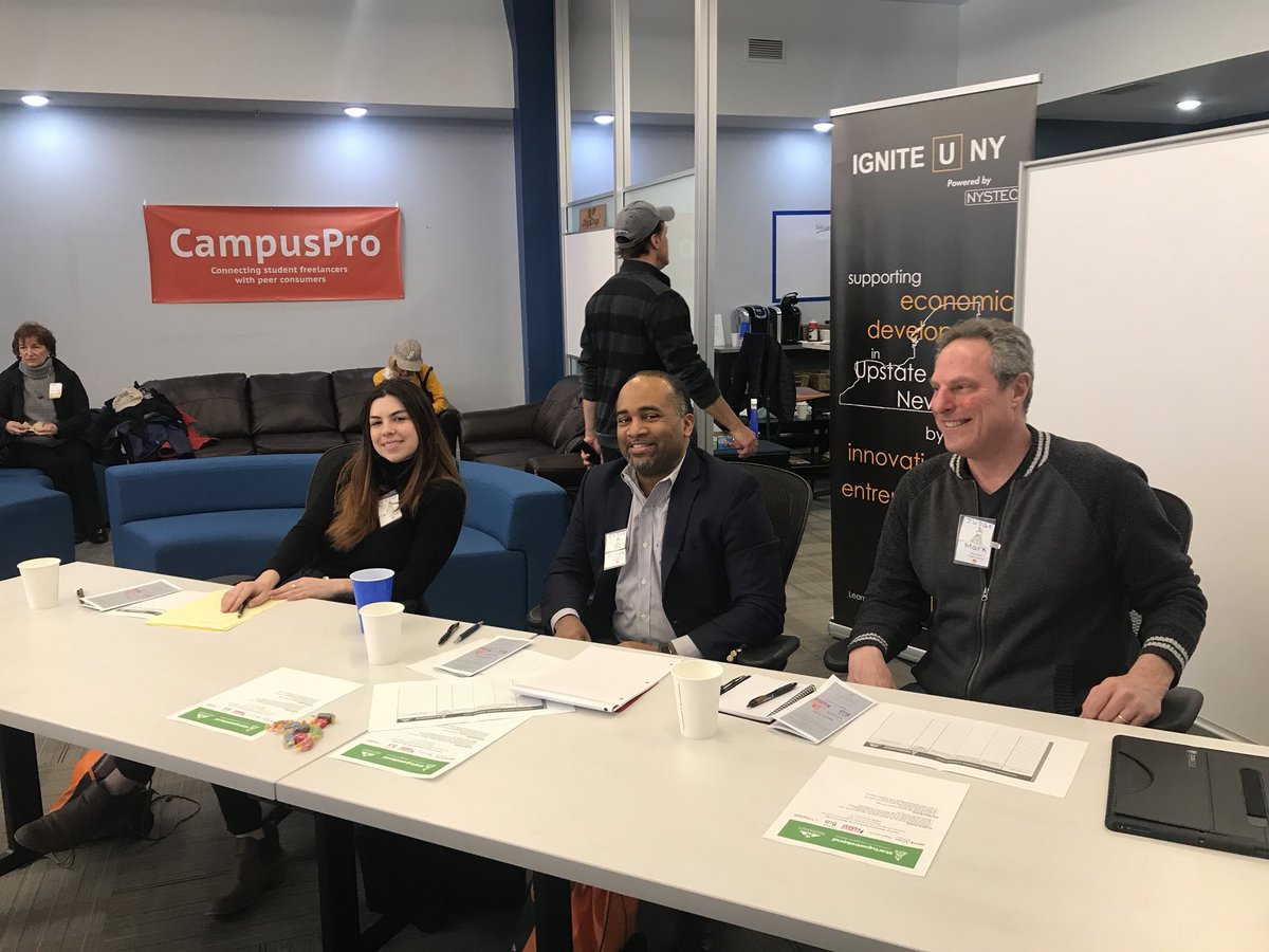 swcrny's tweet photo. Big shoutout to our judges this year🙏🏽
1️⃣- @nicolemanupella from the @TroyInnovation
2️⃣ James Spencer with Agile Ecosystems
3️⃣ Mark Poskanzer from @troyweb1
Thanks for your value and feedback to the teams during their final pitches👍🏽
#startupweekendtroy https://t.co/SpM74uV0Iu