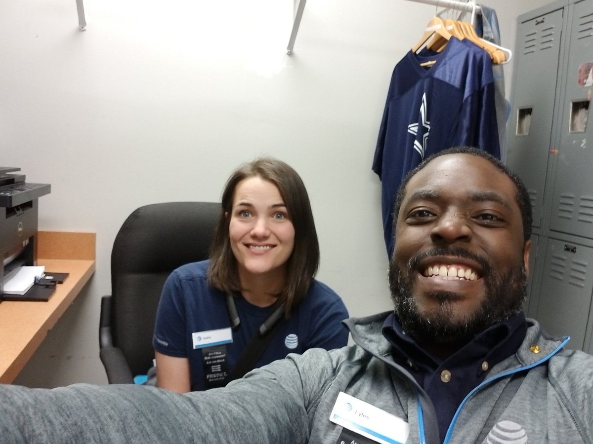 RidgeTeam's tweet photo. Congrat to Kallie as she welcomes a First Responder to FirstNet from Medical City Lewisville!  #FirstNet #PowerCentral @sjparsons2014 @thedoscarver @LisaKLuff @ntxgurus @ATTBusiness @trevlyn_pitner @BrianMaholic https://t.co/NB2DkdpiNg