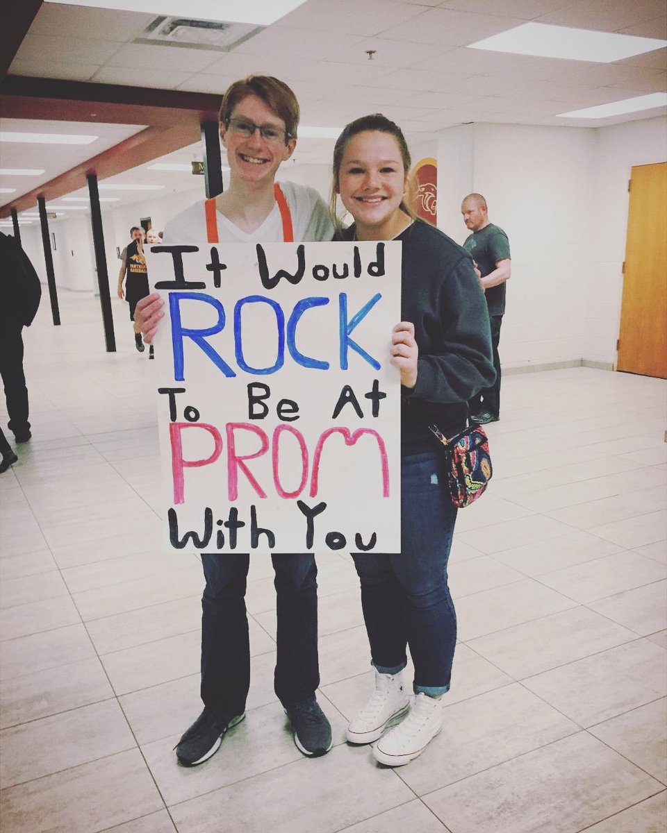 AndyKroll1's tweet image. The ginger squad is off to prom