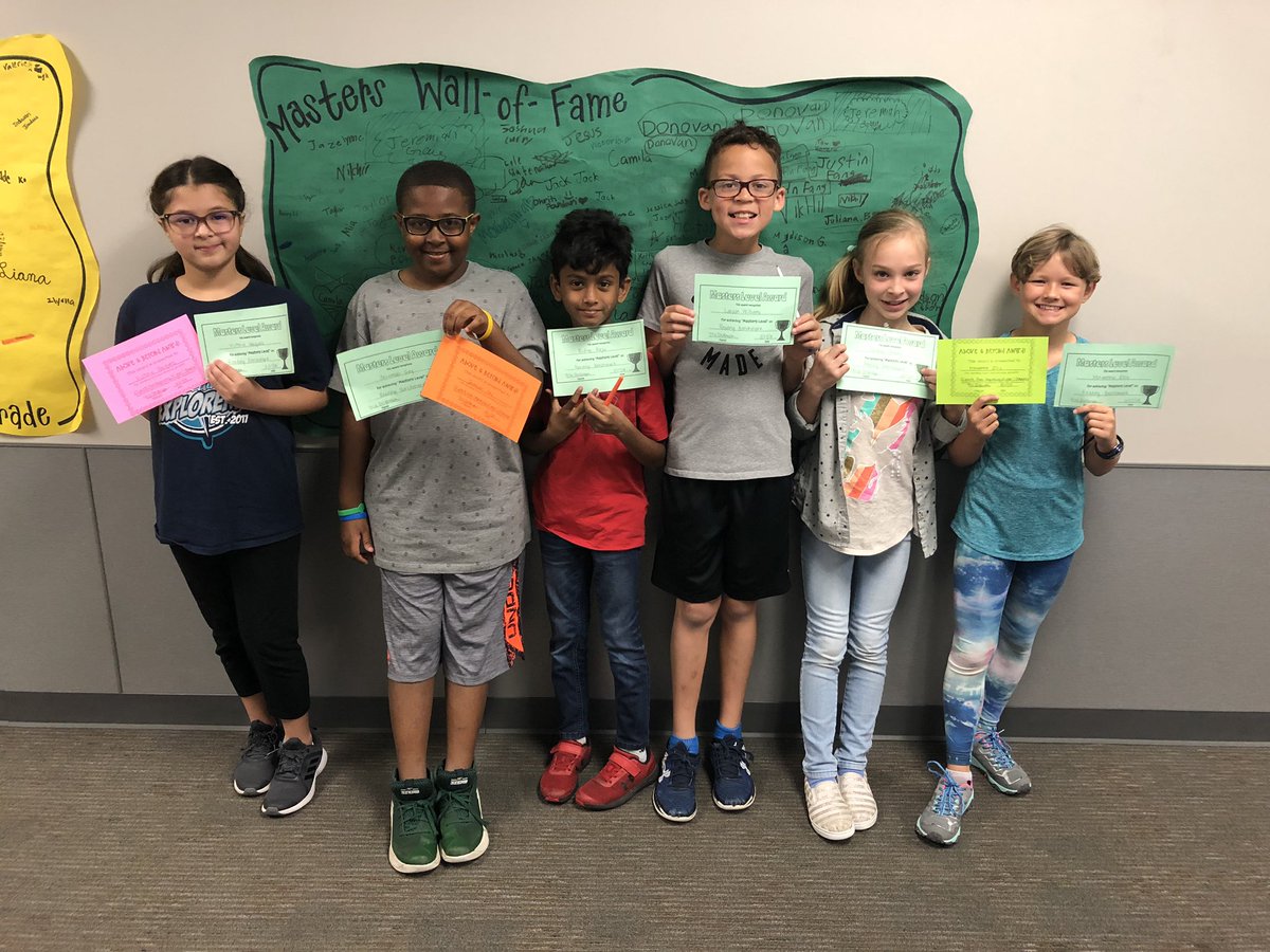 lah0916's tweet photo. Yay! 🎉🤗 All of these @CFISDWells3rd graders made masters on their Reading benchmark! @CFISDWells #ExploreWells https://t.co/mxwGcKkFHJ