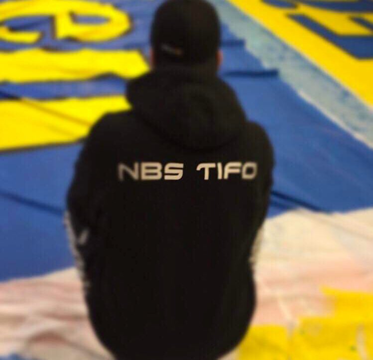 01:38 - Tifogruppen checkar ut för idag. Efter 13 raka timmar i Kinnarps Arena och en heldag i HV:s tecken är det dags för några timmars sömn.

Imorgon är det dags för säsongens viktigaste match. Kom i tid, delta i tifot, sjung högt, sjung HV.

Tillsammans skapar vi stämning! 💙