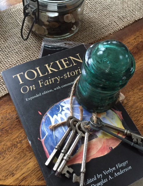 GandalfTheGuide's tweet image. The Gospels contain a fairy-story, or a story of a larger kind which embraces all the essence of fairy-stories...The Resurrection is the eucatastrophe of the story of the Incarnation. This story begins and ends in joy. #Tolkien #Story #Gospel #Eucatastrophe #Joy