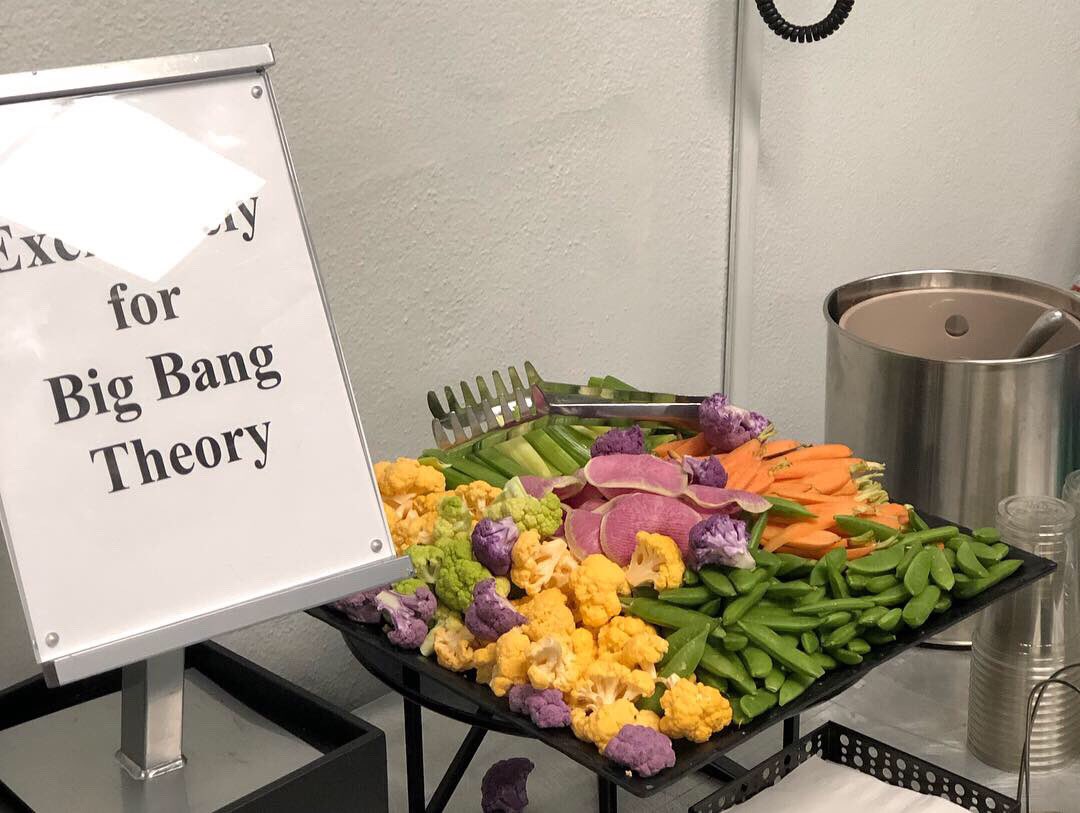 jennifermuro's tweet photo. Was lovely to see @annewheaton and Wil at #WonderCon —and much thanks for the green room roast beef sandwich half, Anne! Which every time I hear the words reminds me of this Simpsons moment. Worthy of inclusion in my con photos. #prettyveggies #goodfriends #nerdfun https://t.co/UhOFPsxa09