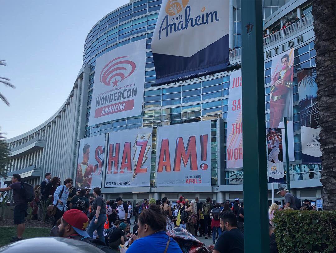 jennifermuro's tweet photo. Was lovely to see @annewheaton and Wil at #WonderCon —and much thanks for the green room roast beef sandwich half, Anne! Which every time I hear the words reminds me of this Simpsons moment. Worthy of inclusion in my con photos. #prettyveggies #goodfriends #nerdfun https://t.co/UhOFPsxa09