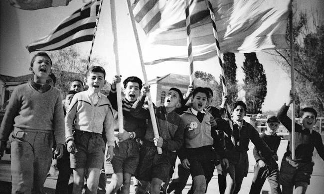 Pallis007's tweet photo. Ήταν τότε που άναψε σαν ένα ψέμα η σπίθα του πολύπαθου λαού μας για ελευθερία και ΈΝΩΣΗ με την μητέρα ΕΛΛΑΔΑ. Ολόκληρη Βρετανική αυτοκρατορία υποκλίθηκε στην αυτοθυσία των αγωνιστών της Ε.Ο.Κ.Α. 
Το στέμμα δεν είχε ποτέ θέση στην Κύπρο..
ΖΗΤΩ Η 1η ΑΠΡΙΛΙΟΥ https://t.co/a98GGfGut6